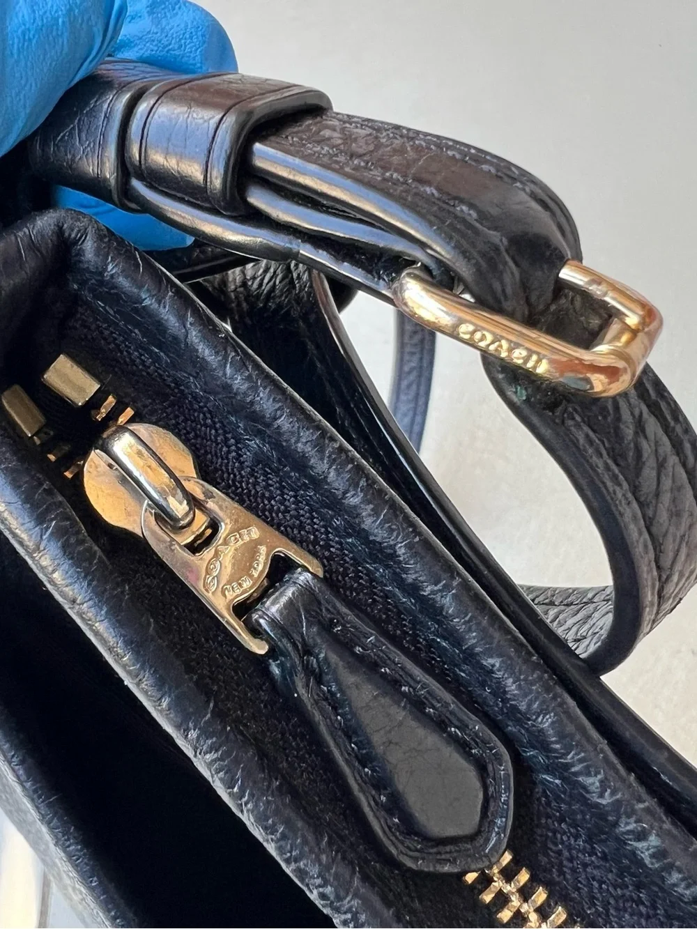 COACH Black Pebbled Leather File Messenger Crossbody Bag Gold Logo Purse